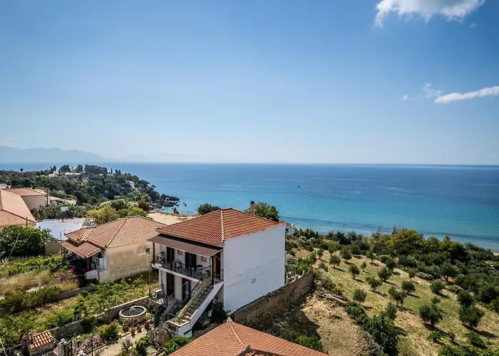 Family House With The View شقة Koróni